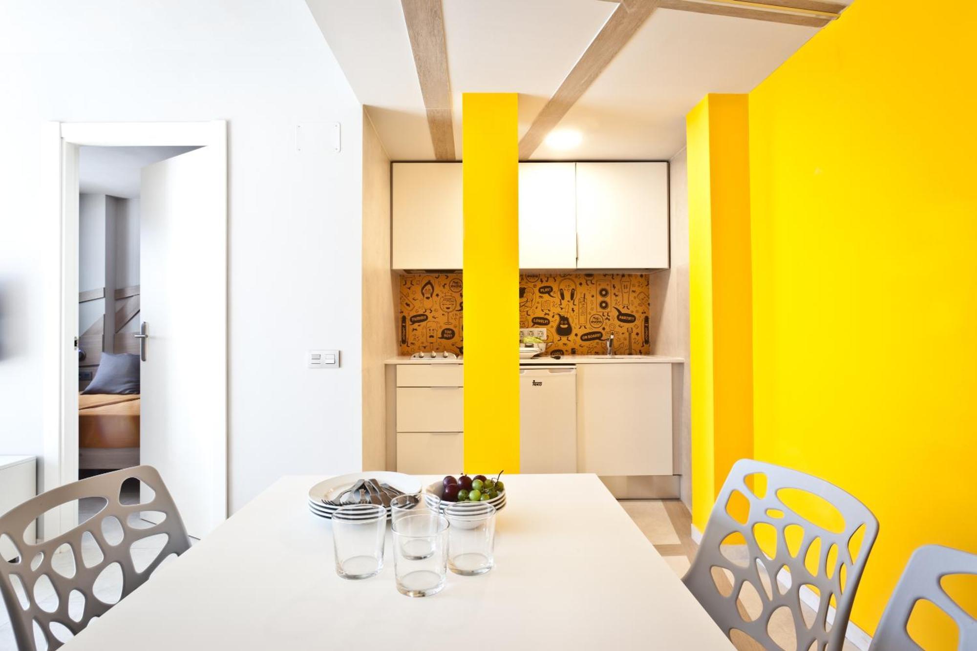 Ryans Ibiza Apartments - Only Adults Bilik gambar